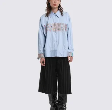 Жіноча сорочка oversize з вишивкою «Код традиції», блакитна